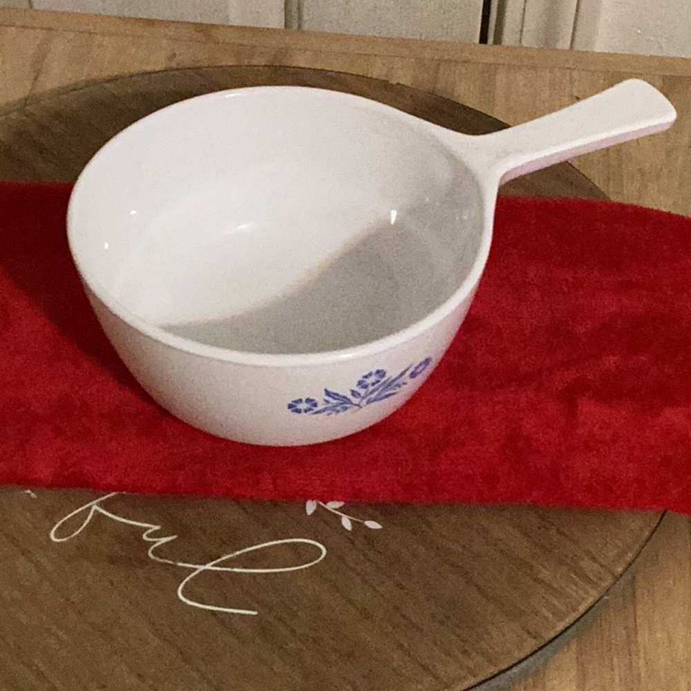 Corning ware 1 1/2  pint sauce pan blue cornflower
